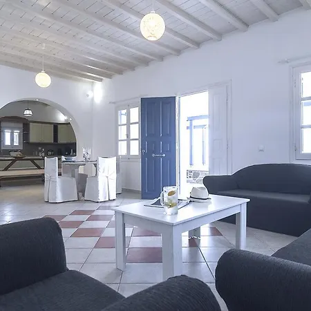 The Orient Lia * Mykonos Town