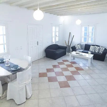 The Orient Lia * Mykonos Town